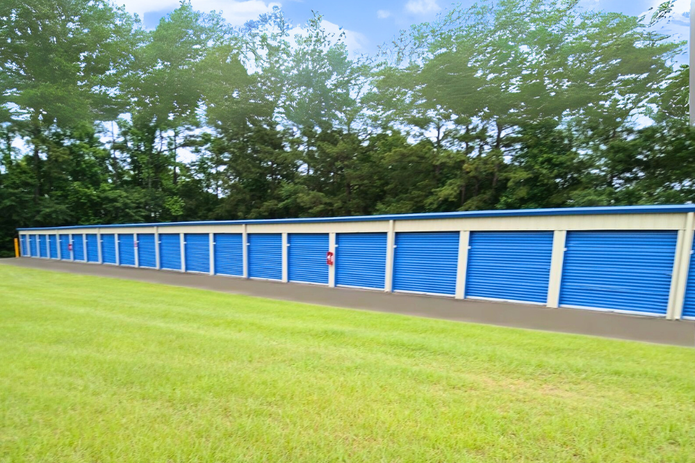 Self storage fenced facility in Linden North Carolina